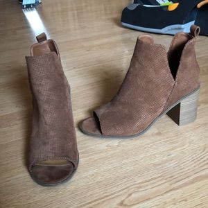 NWOT Peep Toe Ankle Boots